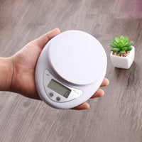 LED kitchen food scales - In use