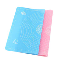 Silicone kneading dough mat in use