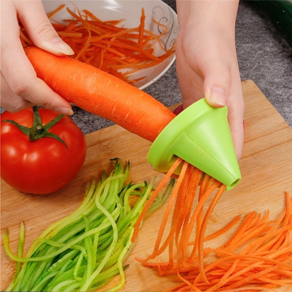 Manual rotating grater in rose red